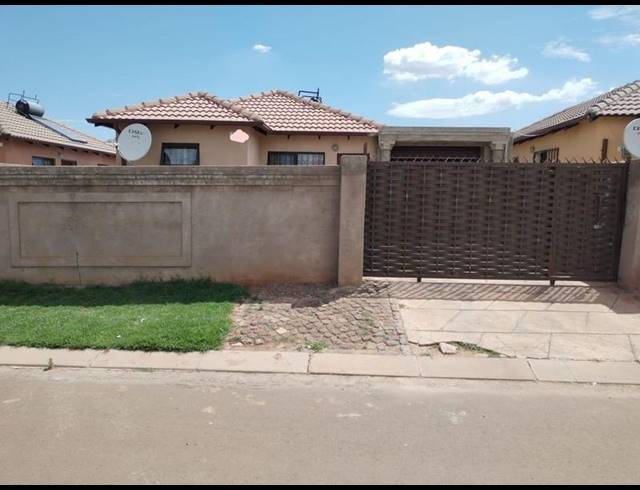 3 BEDROOM HOUSE FOR SALE IN WINDMILL PARK EXT